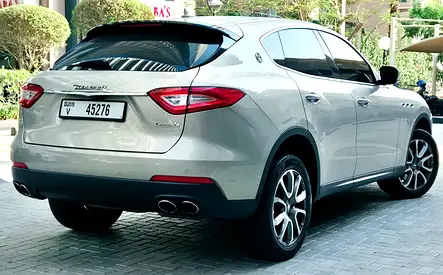 2017 Maserati LEVANTE photo 3