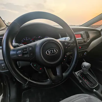 صورة 15 لـ 2015 KIA CARENS