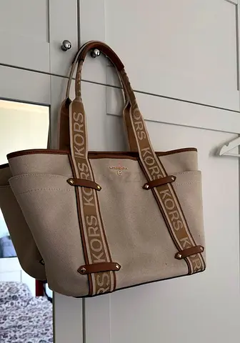 Michael Kors hand bag