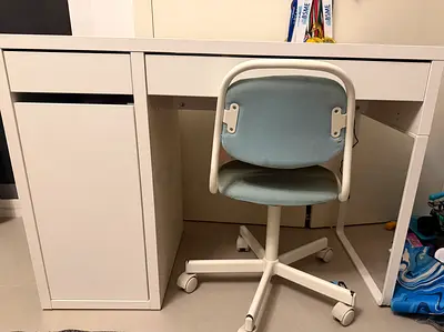 White modern desk with under-drawer storage - good condition