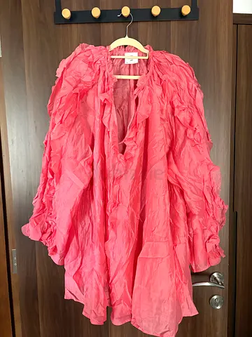 HM x White lotus collab blouse