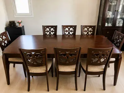 Dinner table and chairs good condition