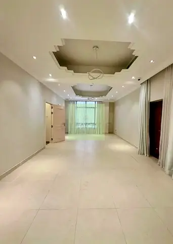 location excellent road visibility, easy access and a flexible two-floor