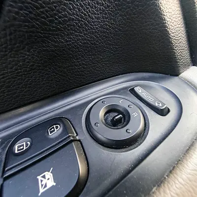 صورة 13 لـ 2015 KIA CARENS