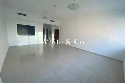 Spacious | Bright | Chiller Free| Vacant