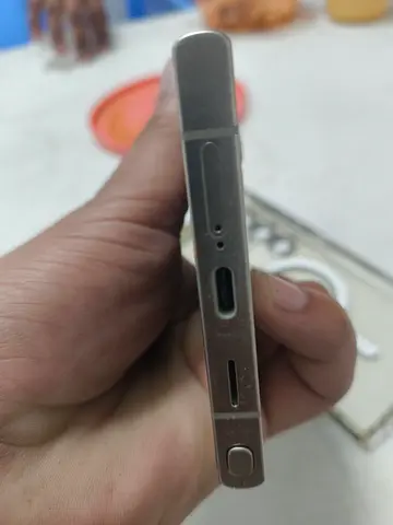 Used Samsung Galaxy Note (black) - screen has scratches