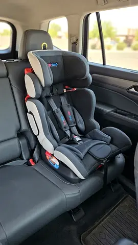 Child car seat (forward & rear facing) in good condition