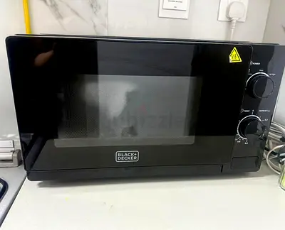 Black+Decker Compact Microwave Oven - Good Working Condition