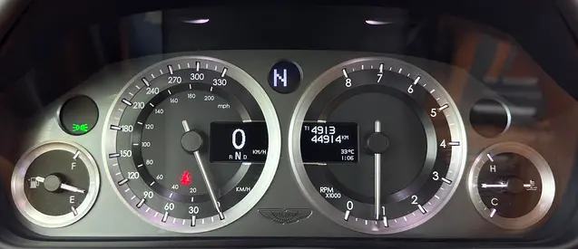 2014 Aston Martin VANTAGE 照片 14