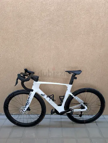 Pardus Spark EVO Carbon Aero (Size M / 54cm) – Shimano 105 Di2 – Full Bundle (Garmin + Favero)