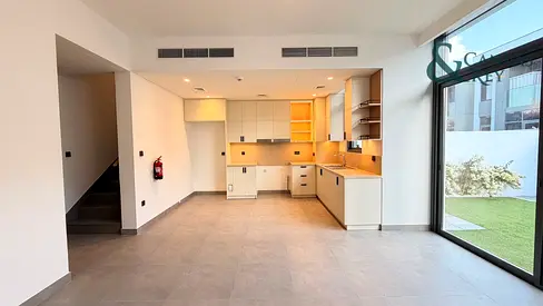 SINGLE ROW | VACANT | NEAR TO POOL &amp; PARK