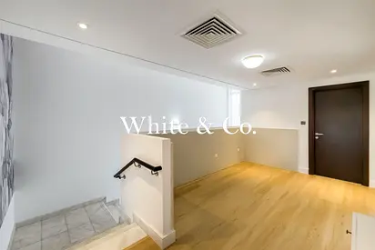 Upgraded Unit | VASTU | Single Row 3BR TH