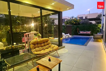 Corner Unit / Private Swimming Pool / Vacant