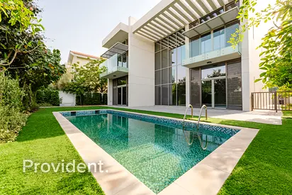 Vacant Contemporary Villa in Internal Location