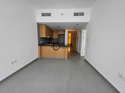 Brand New Building 1,Bhk Flat Available With 2,Bathroom Gym Pool Parking Free And Rent 42K