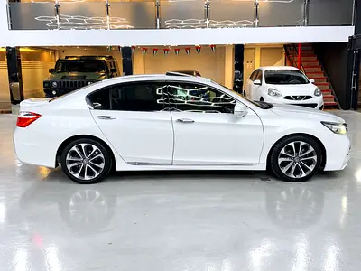 صورة مصغرة 10 لـ 2016 Honda ACCORD