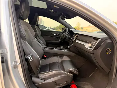 2022 Volvo S60 photo 9