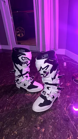 Alpinestars Tech 7 Boots dirt bike saftey