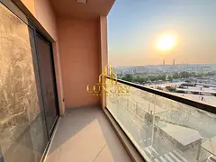 2 Badroom Fully Furnished ( Close Kitchen ) Pool Gym Amenities