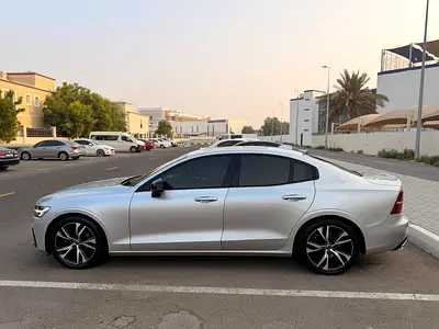 2022 Volvo S60 photo 4