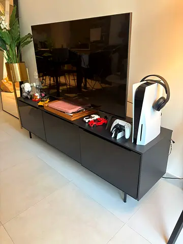 TV Bench