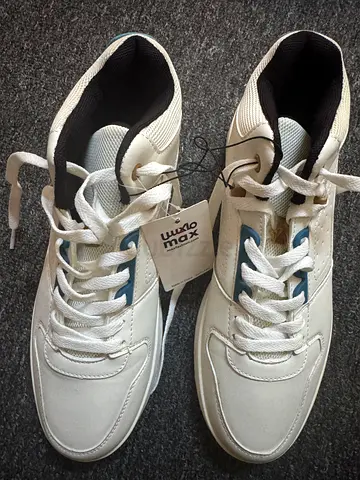 Men shoes size 42