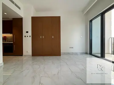 Modern Studio | Balcony | Pool & City View