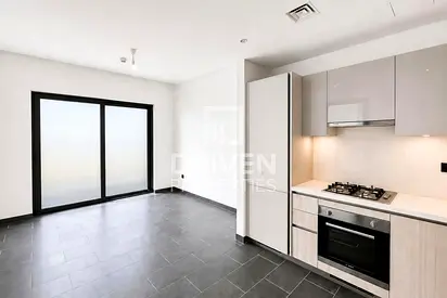 Vacant Apt | Pool Views | Desirable Unit