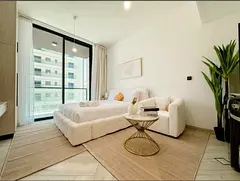 Luxury Brand New Master Room Metro 4 Minutes Walk