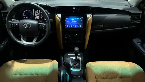 صورة 7 لـ 2025 Toyota FORTUNER