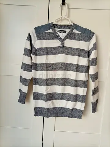 Striped grey & white lightweight V-neck jumper, size M