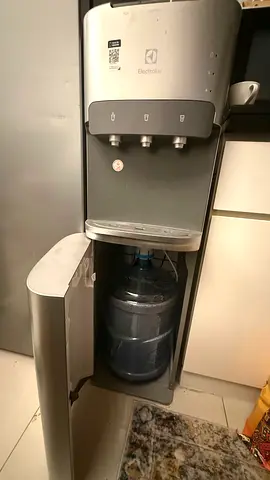 water dispenser - silver, still under guarantee