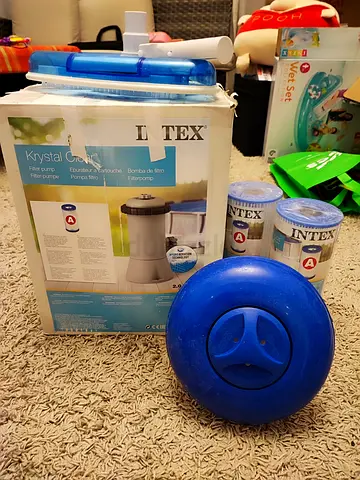 Pump for portable pool