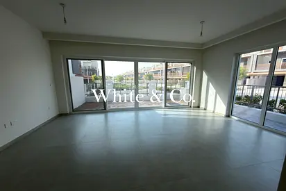 Single row | End corner | Stunning 4 Bed
