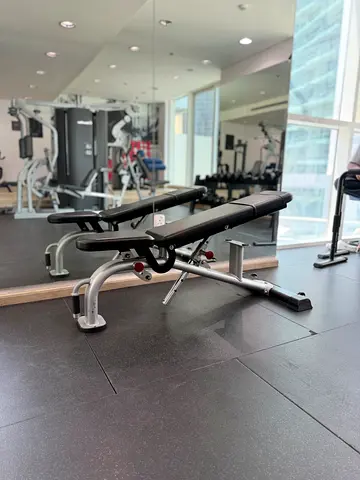 Adjustable Flat/Incline Gym Bench — Heavy Duty, Good Condition