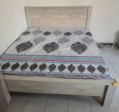 Kind bed with matress for giveaway price