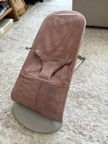BabyBjörn Bouncer Bliss Mesh Dusty Pink – Excellent Condition