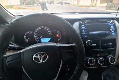 2018 Toyota YARIS — фото 2