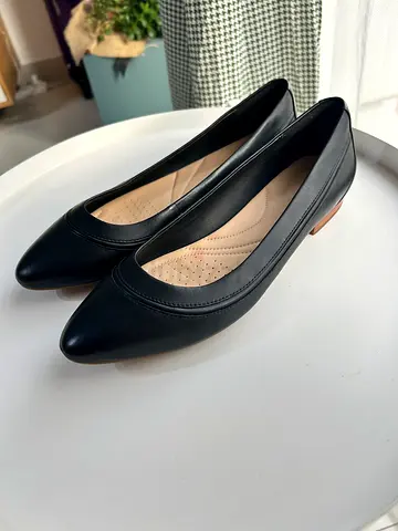 Clarks Black Leather Low Heel Pumps - Comfortable Work Shoes 40-41