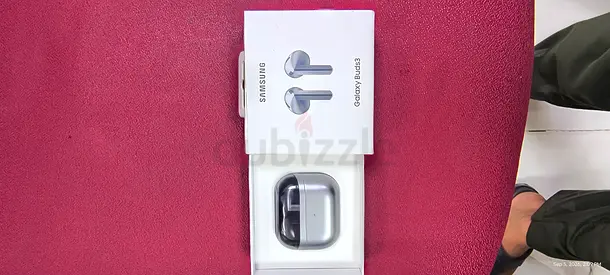 Samsung Galaxy Buds in original box - good condition