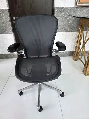 Brand New Remastered Version V2 Herman Miller Aeron Graphite Polished Aluminium Frame Chair Size C