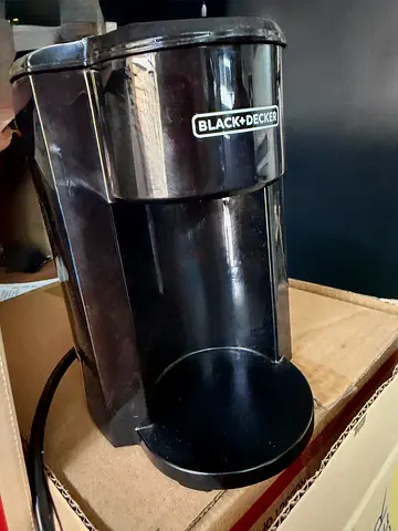 Black+Decker single-serve coffee maker - used