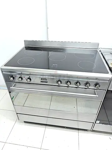Smeg Stainless Steel Electric Ceramic Hob Cooker with Oven - Good Condition