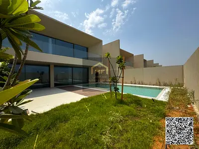 للبيع فيلا في منطقة الزوراء علي البحر في الطبيعه الخلابه تشطيب شخصي وتصميم عصري راقي تملك حر لي جميع الجنسيات