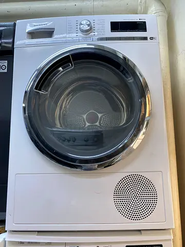 Siemens 9 kg iQ 700 free standing Condenser Dryer white WT4HW560GC
