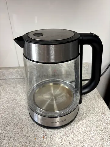 Electric Glass Kettle with Stainless Steel Base — Good Condition