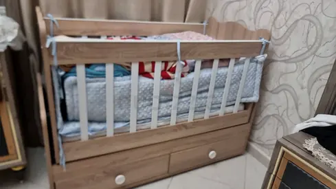 Wooden Baby Crib with Storage Drawers