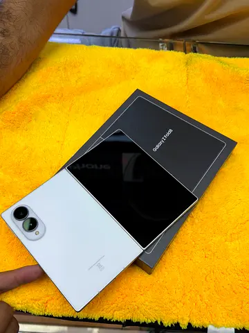 Samsung Z Fold 8 Careem 256 tdra Uae