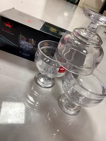 Set of 3 Footed Glass Dessert Bowls / Ice Cream Sundae Dishes