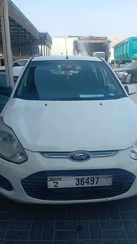 2015 FORD FIGO 照片 2